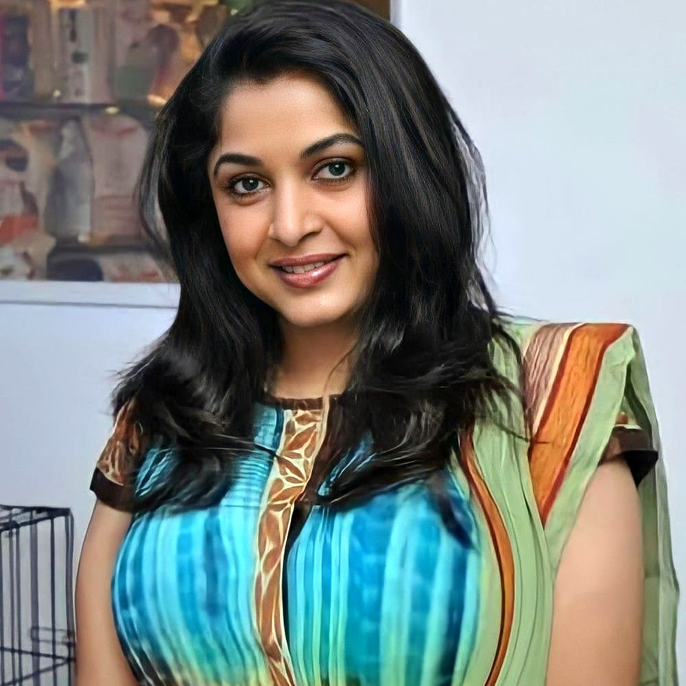 కానీ కొంతమందికి మాత్రం అదృష్టం వెతుకుంటూ వస్తుంది. యాడ్స్ లో నటించిన వారు హీరోయిన్స్ గా మారిన సందర్భాలు చాలా తక్కువ.. పైగా అప్పట్లో .. అలా వచ్చిన ఓ ముద్దుగుమ్మ సీనియర్ హీరోయిన్ రమ్యకృష్ణ. ఈ బ్యూటీ గురించి ప్రత్యేకంగా చెప్పాల్సిన అవసరం లేదు. తన అందంతో, నటనతో విపరీతమైన ఫ్యాన్ ఫాలోయింగ్ సొంతం చేసుకుంది రమ్యకృష్ణ.