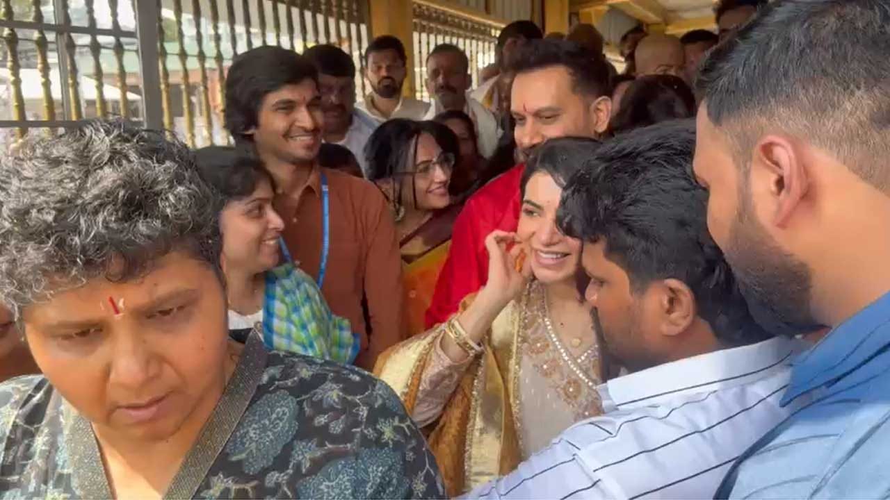 అందాల ముద్దుగుమ్మ స్టార్ బ్యూటీ సమంత గురించి ఎంత చెప్పినా తక్కువే. అందం, అభినయం ఈ ముద్దుగుమ్మ సొంతం. ఏ మాయ చేశావే సినిమాతో తెలుగు అభిమానుల మనసు దోచుకున్న బ్యూటీ, మొదటి సినిమాతోనే తనకంటూ మంచి గుర్తింపు సంపాదించుకుంది. ఆ తర్వాత వరసగా స్టార్ హీరోల సరసన నటించి, టాలీవుడ్ స్టార్గా ఓ వెలుగు వెలిగింది.