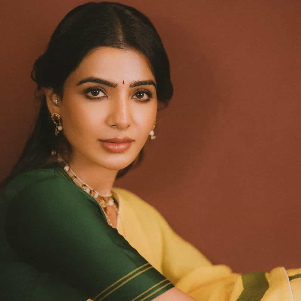 ఈ షోలో ప్రముఖ దర్శకురాలు నందిని రెడ్డి సమంత గురించిన ఒక ఆసక్తికరమైన విషయాన్ని బయటపెట్టారు. సమంత చిన్నప్పటి నుండి చదువులో టాపర్ అని, ఆమెకు ఆస్ట్రేలియా వెళ్లి ఉన్నత చదువులు చదవాలని ఎంతో కోరికగా ఉండేదని తెలిపారు. దీనిపై సమంత స్పందిస్తూ.. అవును, అది నిజమేనని ఒప్పుకున్నారు. ఒకవేళ తన తల్లిదండ్రులు ఆర్థికంగా స్థోమత ఉండి, తనను చదువు కోసం విదేశాలకు పంపించి ఉంటే, ఈరోజు తాను సినిమా ఇండస్ట్రీలోకి వచ్చేదాన్ని కాదని, అసలు హీరోయిన్ అయ్యేదాన్ని కూడా కాదేమోనని అన్నారు.