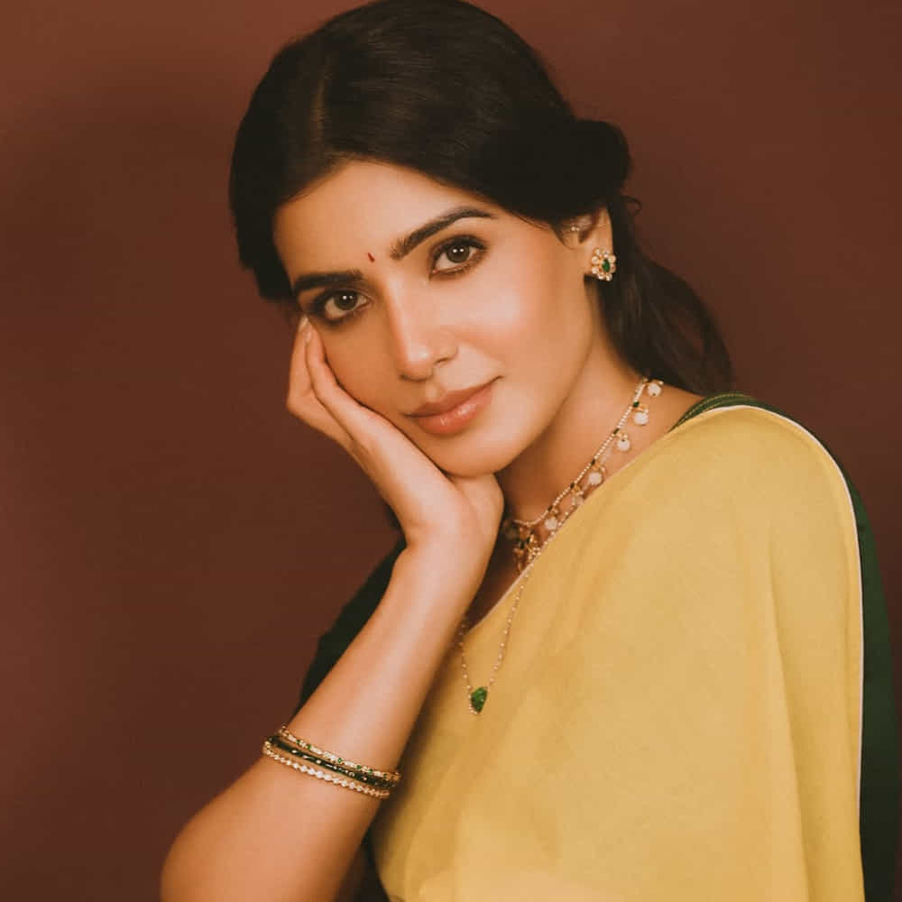 'మా ఇంటి బంగారం' సినిమాతో కంబ్యాక్ ఇచ్చింది సమంత. ఈ మూవీ విడుదలకు ముందు సమంత రూత్ ప్రభు తన భర్త రాజ్ నిడిమోరుతో కలిసి తిరుపతిని సందర్శించారు. ఆ తర్వాత ఆమె ఈ చిత్రం సక్సెస్ సెలబ్రేషన్లలో ఆమె బేబీ బంప్ తో కనిపించడంతో ఆమె ప్రెగ్నెంట్ అనే ప్రచారం మొదలైంది. అయితే, దీనిపై ఎలాంటి అధికారిక ధృవీకరణ లేదు. సమంత చాలా ఆరోగ్యంగా. యాక్టివ్ గా కనిపించారు. తన ఆరోగ్యం పట్ల ఎంతో శ్రద్ధ తీసుకుంటారు. కొన్నాళ్ల క్రితం ఆమెకు మయోసైటిస్ వ్యాధి ఉన్నట్లు నిర్ధారణ అయింది. ఇందుకోసం ఆమె ప్రత్యేక చికిత్స కూడా తీసుకున్నారు.