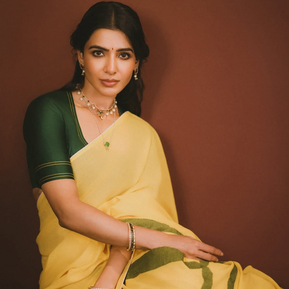 ఆమె గ్లూటెన్ను పూర్తిగా మానేసింది. సూపర్ఫుడ్స్గా పరిగణించబడే కొన్ని ఆహారాలు తన శరీరానికి సరిపడవని కూడా ఆమె వెల్లడించింది. "పాలకూర, అరటిపండు వంటి అనేక కూరగాయలు, పండ్లు నాకు సరిపడవు," అని ఆమె చెప్పింది. తన శరీర పరిస్థితికి అనుగుణంగా ప్రతిరోజూ శిక్షణను సర్దుబాటు చేసుకుంటూ, వారానికి నాలుగు నుండి ఐదు సార్లు శిక్షణ తీసుకుంటానని సమంత వివరించింది. కండరాల బలం, మానసిక స్థిరత్వాన్ని కాపాడుకోవడానికి, ఆమె ఒక నిపుణుడి మార్గదర్శకత్వంలో వ్యాయామం చేస్తూ, శక్తి శిక్షణ, శ్వాస, యోగా పై దృష్టి పెడుతుంది.