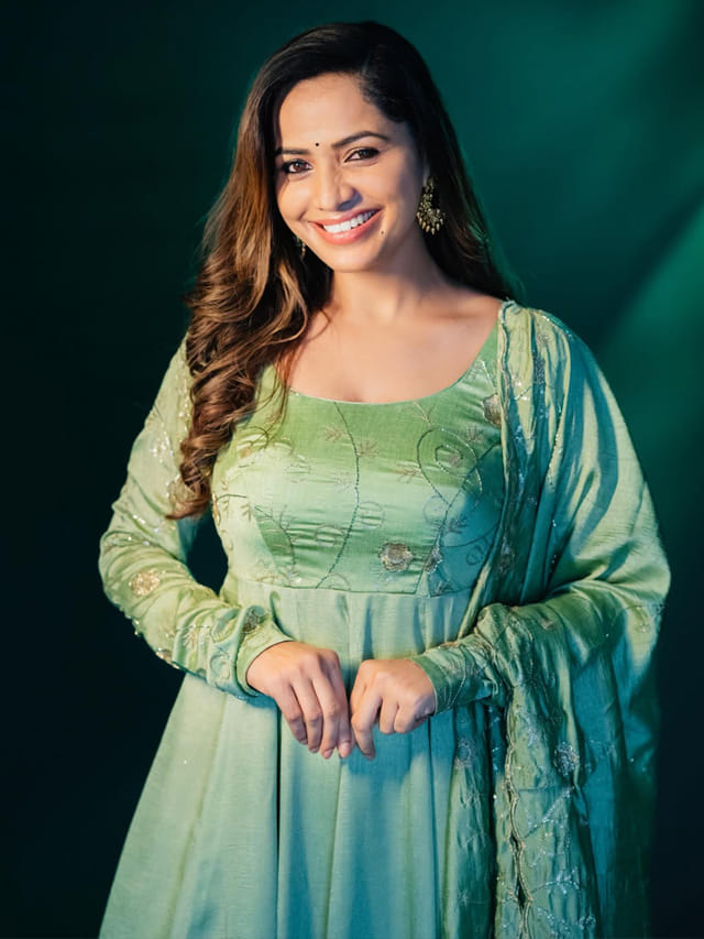 చిలిపి నవ్వులతో చితకొట్టిన బిగ్ బాస్ బ్యూటీ శోభా శెట్టి