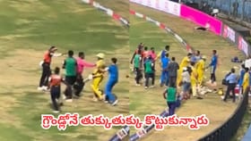 లైవ్ మ్యాచ్‌లోనే తుక్కుతుక్కు కొట్టుకున్న ఆటగాళ్లు