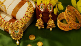 భారీగా దిగి వస్తున్న బంగారం, వెండి ధరలు..తెలుగు రాష్ట్రాల్లో ఎంత?