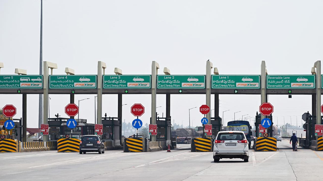 Toll Charges: కేంద్రం షాకింగ్ డెసిషన్.. ఈ వాహనాలకు కూడా టోల్ చెల్లించాల్సిందే..! కొత్త రూల్స్..