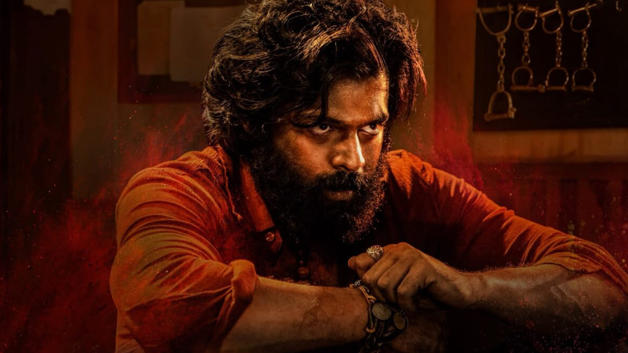 Tollywood: ఠక్కున చూసి అల్లు అర్జున్ పుష్ప అనుకునేరు! షాకింగ్ లుక్లో టాలీవుడ్ క్రేజీ హీరో.. గుర్తు పట్టారా?