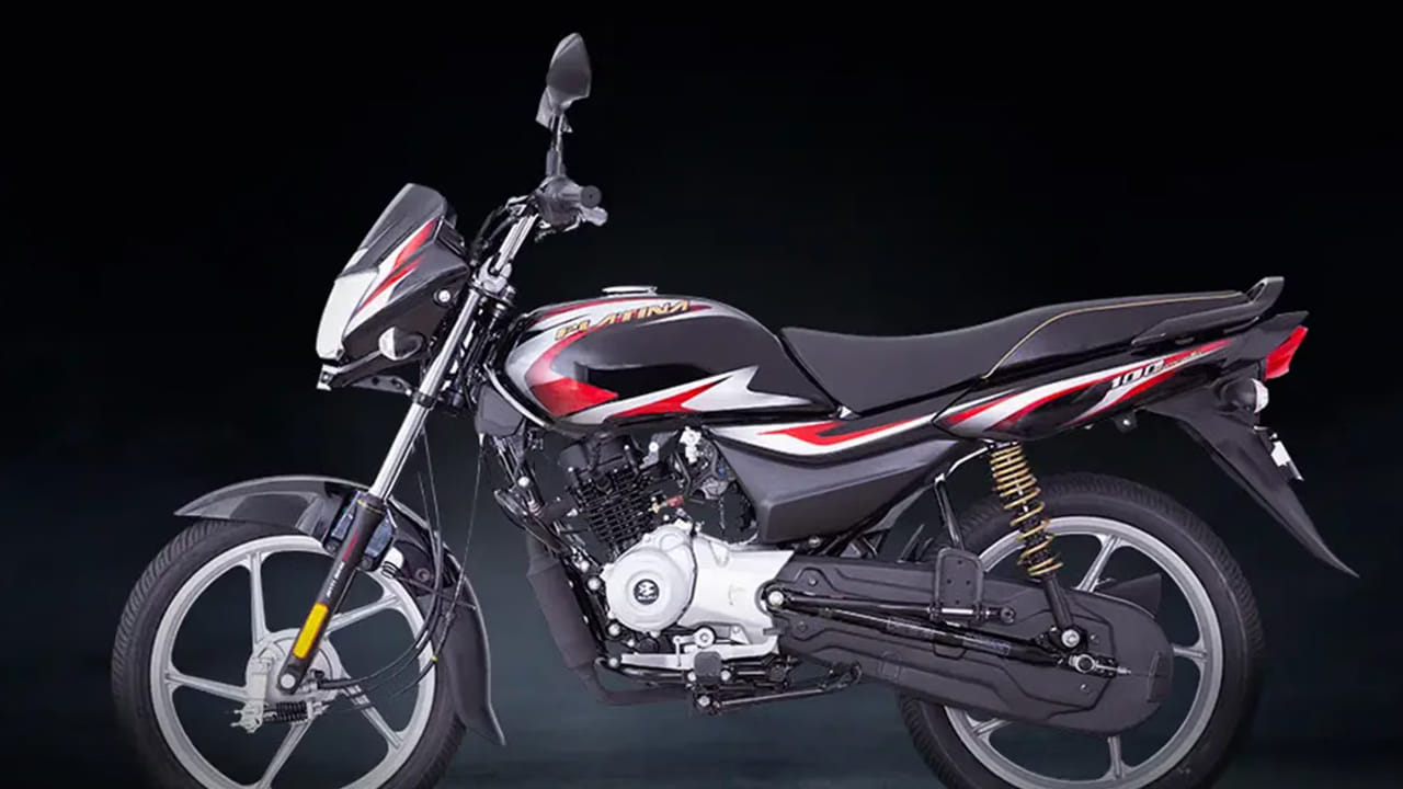 ఈ బైక్ లీటర్ పెట్రోల్కు 65 నుండి 70 కిలోమీటర్ల మైలేజీని ఇస్తుంది. ఎక్స్-షోరూమ్ ధరలు సుమారుగా రూ.58,450తో ప్రారంభమై టాప్-ఎండ్ డిస్క్ వేరియంట్ ధర రూ.80,200 వరకు ఉంటాయి. ఇక TVS స్పోర్ట్ కూడా మంచి డిజైన్తో ఏరోడైనమిక్గా ఉంటుంది. గ్రాఫిక్స్, పదునైన హెడ్ల్యాంప్ కౌల్ , స్పోర్టీ టెయిల్లైట్ ఉన్నాయి. రద్దీగా ఉండే రోడ్లు మరియు ఇరుకైన వీధుల్లో కూడా ఈ బైక్ను నడపడం సులభం. లీటరుకు సుమారుగా 80 కిలోమీటర్ల మైలేజ్ ఇది ఇస్తుంది.