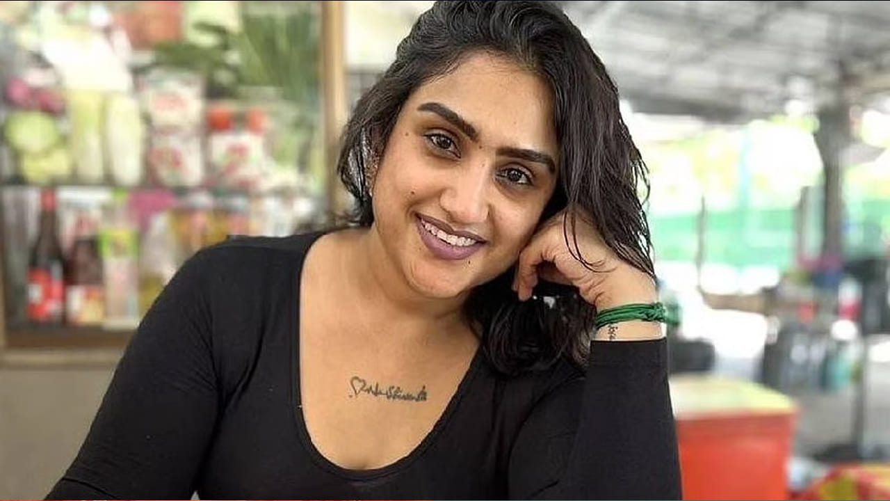 ఆ స్టార్ హీరోయిన్ నా మీద అరిచింది..