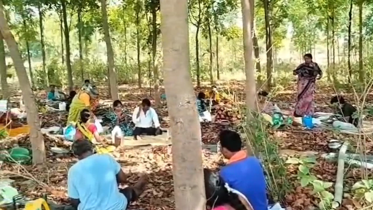 వరుస మరణాలతో వణికిపోతున్న గ్రామం.. కీడు పోవాలంటూ ఊరంతా ఏం చేశారో తెలుసా!
