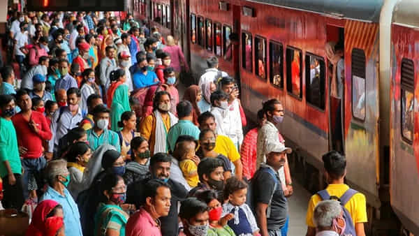 మీ ట్రైన్ టికెట్ వెయిటింగ్ లిస్ట్లో ఉందా.. కన్ఫార్మ్ అవుతుందో లేదో ఇలా తెలుసుకోండి..