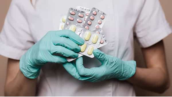 Lancet Report :ప్రిస్క్రిప్షన్ లేకుండా ఈ మందులు వాడుతున్నారా? జాగ్రత్త.. తాజా స్టడీస్లో షాకింగ్ నిజాలు!