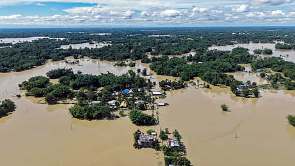 Floods: మళ్లీ భారీ వరదలు.. 4.45 లక్షల మందిపై ప్రభావం, నీటమునిగిన 631 గ్రామాలు!