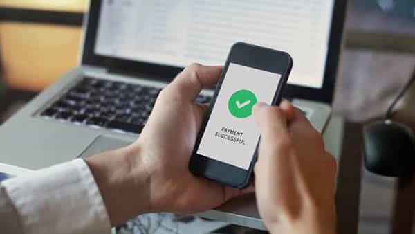 Bank Account: మీకు తెలియకుండా అకౌంట్ నుంచి డబ్బులు కట్ అవుతున్నాయా..? ఈ ఒక్క ఆప్షన్ ఆఫ్ చేస్తే చాలు..