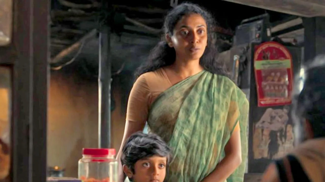 ఇటీవల థియేటర్లలో విడుదలై ప్రేక్షకులు, సినీ ప్రముఖుల నుంచి భారీ ప్రశంసలు అందుకున్న మలయాళ సైకలాజికల్ థ్రిల్లర్ మూవీ 'బాలన్: ది బాయ్' (Balan: The Boy). ‘మంజుమ్మల్ బాయ్స్’ మూవీతో సంచలనం సృష్టించిన ప్రముఖ దర్శకుడు చిదంబరంఈ చిత్రానికి దర్శకత్వం వహించగా, ‘ఆవేశం’, ‘రోమాంచం’ లాంటి బ్లాక్బస్టర్స్ అందించిన జిత్తు మాధవన్ కథను అందించారు. ఈ ఏడాది కేన్స్ ఫిల్మ్ ఫెస్టివల్లో ప్రదర్శితమై ప్రశంసలు పొందిన ఈ చిత్రం, జూన్ 19న థియేటర్లలోకి వచ్చి మంచి విజయం సాధించింది.