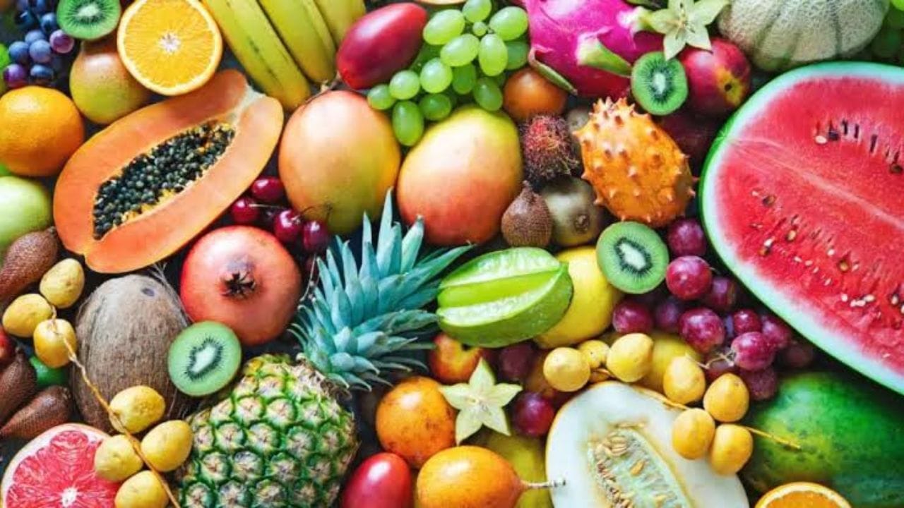 Monsoon fruits: వర్షాకాలంలో సీజనల్ వ్యాధుల బారిన పడొద్దంటే.. ఈ పండ్లు కచ్చితంగా తినాల్సిందే!