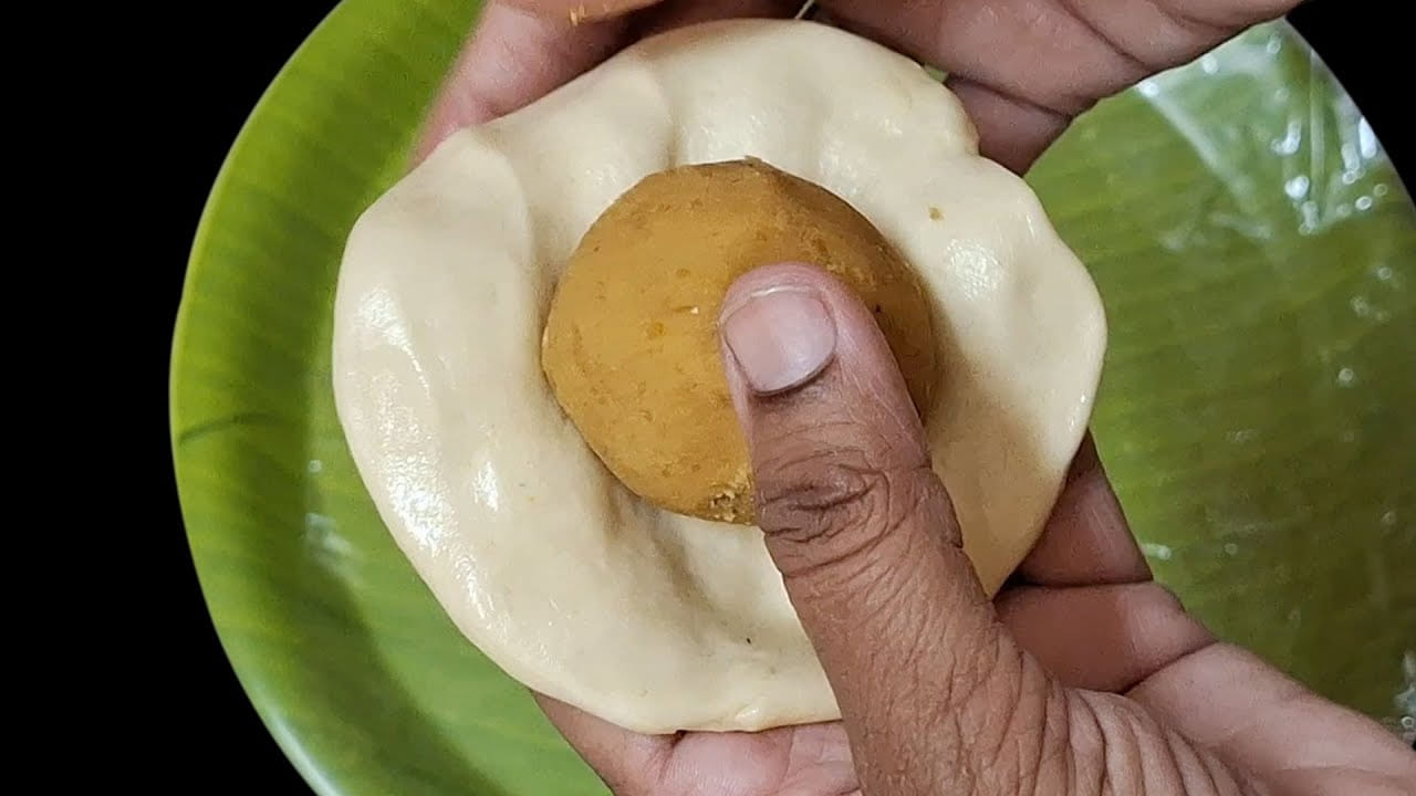 మొదటిసారిగా బొబ్బట్లు చేసుకునేవారు ఇలా చేసుకోండి.. ఎంత బాగా వస్తాయో..
