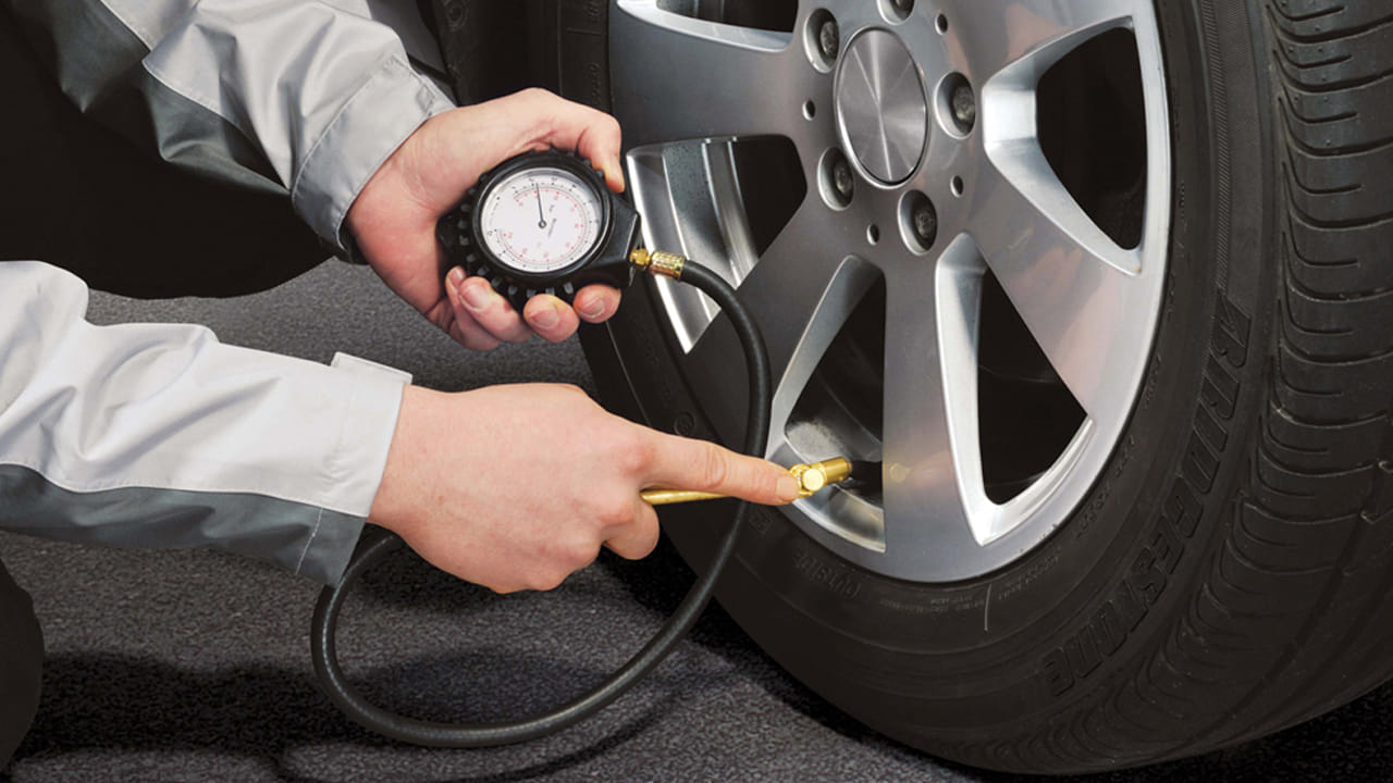 Car Tyre Pressure: టైర్లలో గాలి తగ్గిందా? రూ.4,500 కోట్ల నష్టం.. వాహనదారులకు షాకింగ్ రిపోర్ట్!