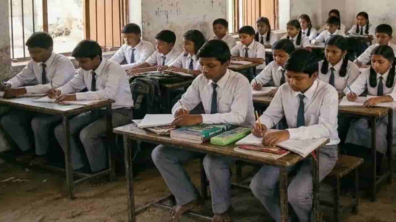CBSE కీలక నిర్ణయం.. 9, 10 తరగతుల్లో మూడో భాష తప్పనిసరి.. విధి విధానాలు జారీ!