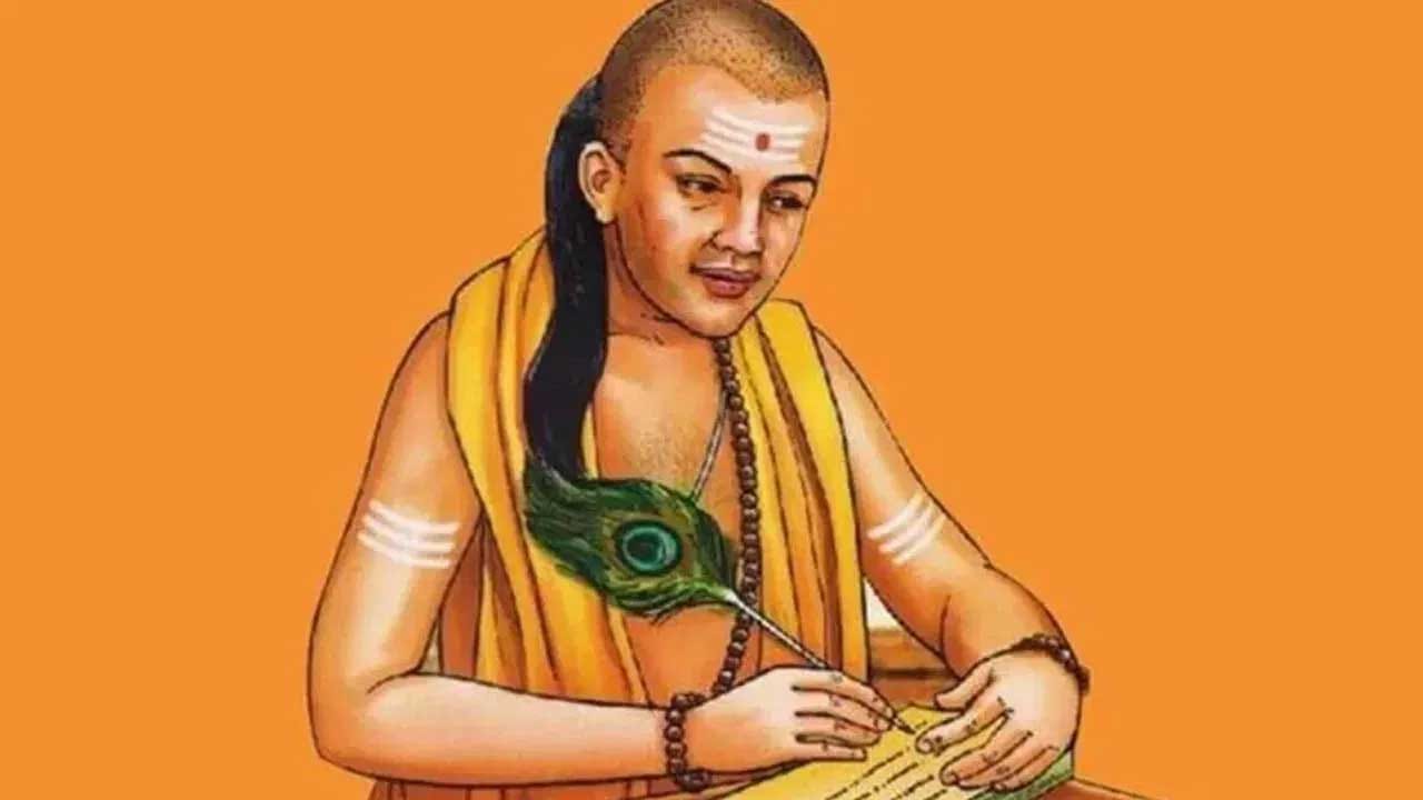 సంతోషకరమైన జీవితానికి డబ్బు ఒక్కటే కాదు, విలువలు కూడా అవసరం, పెద్దల పట్ల గౌరవంగా ఉండటం, బాధ్యతాయుతంగా మెలగడం కూడా అవసరం. ఒక వ్యక్తిని కేవలం డబ్బు, అందం కోసం పెళ్లి చేసుకోకూడదు, ఇది అనేక సమస్యలకు కారణం అవుతుంది. కుటుంబ విచ్చిన్నానికి కూడా ఇది కారణం అవుతుందని ఆయన తెలియజేయడం జరిగింది.