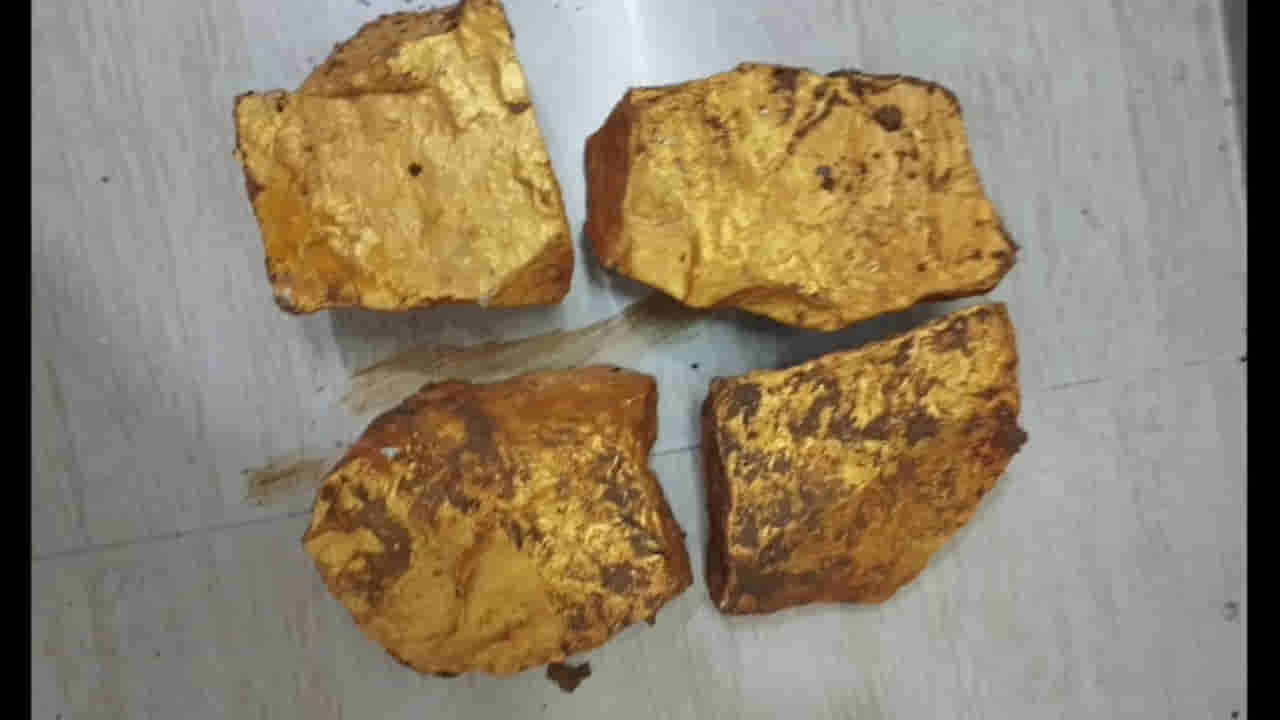 Watch: ఇలా తయారయ్యారేంట్రా.. బాకీ తీర్చమని అడిగితే బంగారం ఇచ్చాడు.. తీరా చూస్తే!
