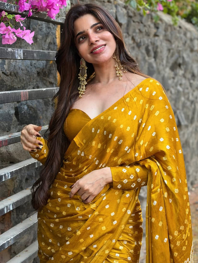 దిమ్మ తిరిగే అందాలతో.. దిమాక్ ఖరాబ్ చేస్తున్న దివ్య భారతి
