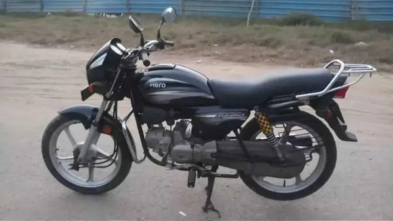 Andhra: గంజాయ్ ఉందంటూ అకస్మాత్తుగా బైక్ ఆపి చెక్ చేశారు.. ఆ తర్వాత ఏం జరిగిందంటే..