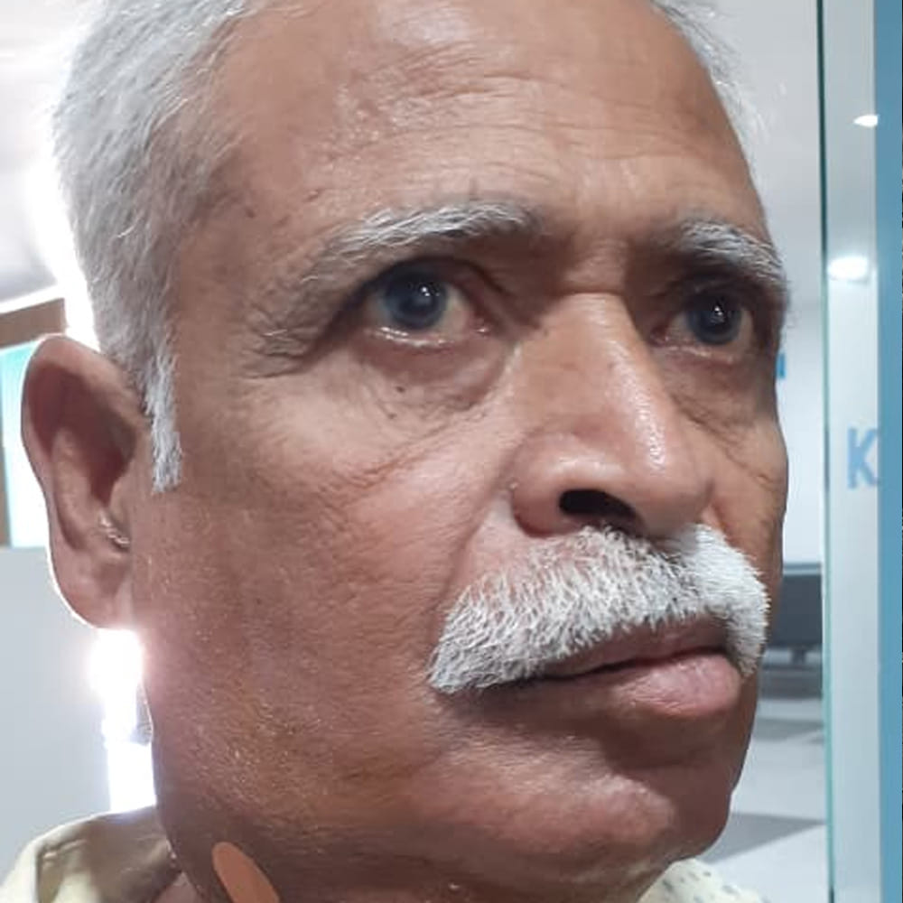 ఈ ఏడాది మార్చి నెలలో ఆమె కుమారుడు రూపేష్‌కు జనార్ధన్ అనుకోకుండా కనిపించాడు. అప్పటికే కొండాపూర్ ప్రాంతంలోని ఫుట్‌పాత్‌పై నివసిస్తూ భిక్షాటన చేస్తూ జీవిస్తున్నట్లు తెలిపాడు. ఆరోగ్యం బాగా క్షీణించిందని, వైద్య చికిత్స చేయించాలని కుమారుడిని కోరాడు. వెంటనే కుటుంబ సభ్యులు ఆయనను కొంపల్లిలోని కనెక్ట్ డయాగ్నస్టిక్స్ సెంటర్‌కు తీసుకెళ్లి పరీక్షలు చేయించారు. పరీక్షల్లో క్యాన్సర్ లక్షణాలు ఉన్నట్లు వైద్యులు సూచించినట్లు కుటుంబ సభ్యులు తెలిపారు.
