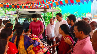 మూడు దశాబ్దాల ప్రజాసేవ చేసిన ఉద్యోగికి చివరి వీడ్కోలు కూడా ఇంటి గడప వద్ద దక్కలేదు..