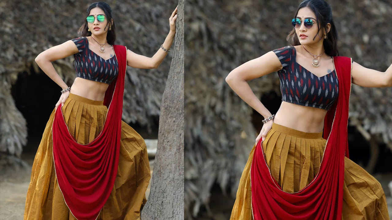 'కార్తీక దీపం' సీరియల్లో తన విలనిజంతో మెప్పించిన గాయత్రి, నిరంతరం కొత్త లుక్స్తో ప్రయోగాలు చేస్తుంటారు. మోడర్న్ డ్రెస్ల నుంచి పద్ధతిగల చీరల వరకు ప్రతీ అవుట్ఫిట్లోనూ తగిన అందాన్ని ప్రదర్శించడం ఈమె ప్రత్యేకత. ప్రస్తుతం ఈ 'పెద్ది' లుక్స్తో బుల్లితెర వీక్షకులను మాత్రమే కాక, సోషల్ మీడియా ఫాలోవర్లను కూడా ఫిదా చేస్తున్నారు. రాబోయే రోజుల్లో వెండితెరపై కూడా అవకాశాలు దక్కించుకునేలా ఆమె తన ఫోటోషూట్లతో సత్తా చాటుతోందని సినీ వర్గాలు అభిప్రాయపడుతున్నాయి.