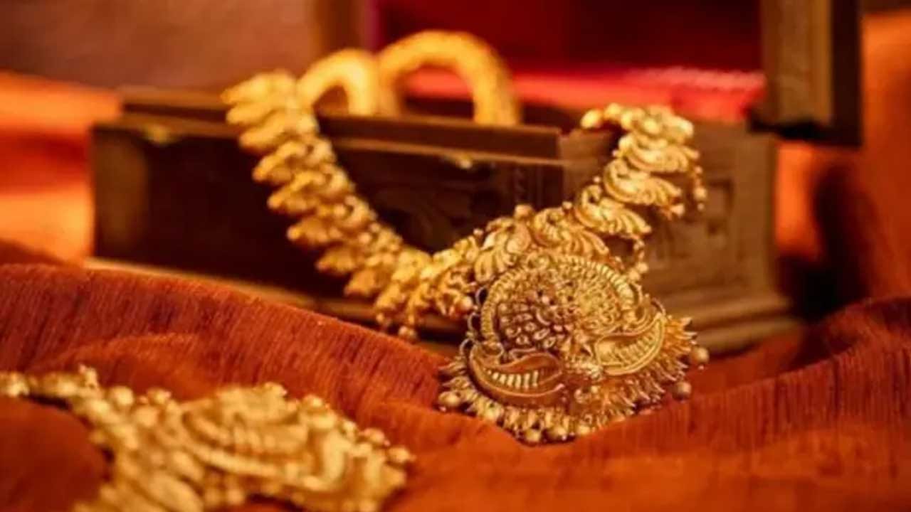 నోట్ : ఈ వార్తలలో ఇవ్వబడిన సమాచారం మత విశ్వాసాలపై ఆధారపడి ఉంది. పాఠకుల ఆసక్తి మేరకు.. పలువురు పండితుల సూచనలు, వారి తెలిపిన అంశాల ఆధారంగా అందించినవి మాత్రమే.. వీటిలో ఎలాంటి శాస్త్రీయ ఆధారాలు లేవని పాఠకులు గమనించాలి. టీవీ9 తెలుగు దీనిని ధృవీకరించలేదు