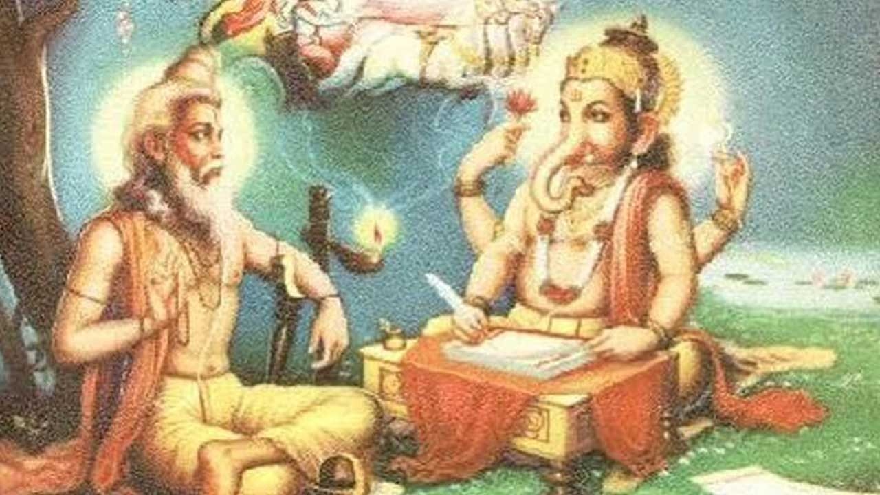 మరీ ముఖ్యంగా కుభేరుడి పూజించడం వలన మీ ఇంట ధన వర్షం కురుస్తుందంట. అలాగే లక్ష్మీదేవికి తామర పువ్వులు సమర్పించి, విష్ణు మూర్తిని, లక్ష్మీదేవిని పూజించడం వలన ఇంటిలో సంతోషకర వాతావరణం నెలకుంటుంది. సంపద వృద్ధి చెందుతుంది. అన్నివిధాలుగా కలిసి వస్తుందంట. ఆదాయం కూడా రెట్టింపు అవుతుందంట. అలాగే సాయంత్రం తులసి కోట వద్ద దీపం పెట్టడం వలన కోరిన కోర్కెలు నెరవేరుతాయి.