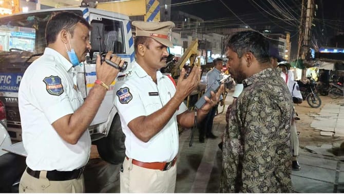 మందుబాబులపై ఉక్కుపాదం.. హైదరాబాద్‌లో పోలీసుల ప్రత్యేక డ్రైవ్‌లు