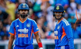 కష్టాల్లో పడ్డ టీమిండియాను కాపాడిన ఆ ముగ్గురు