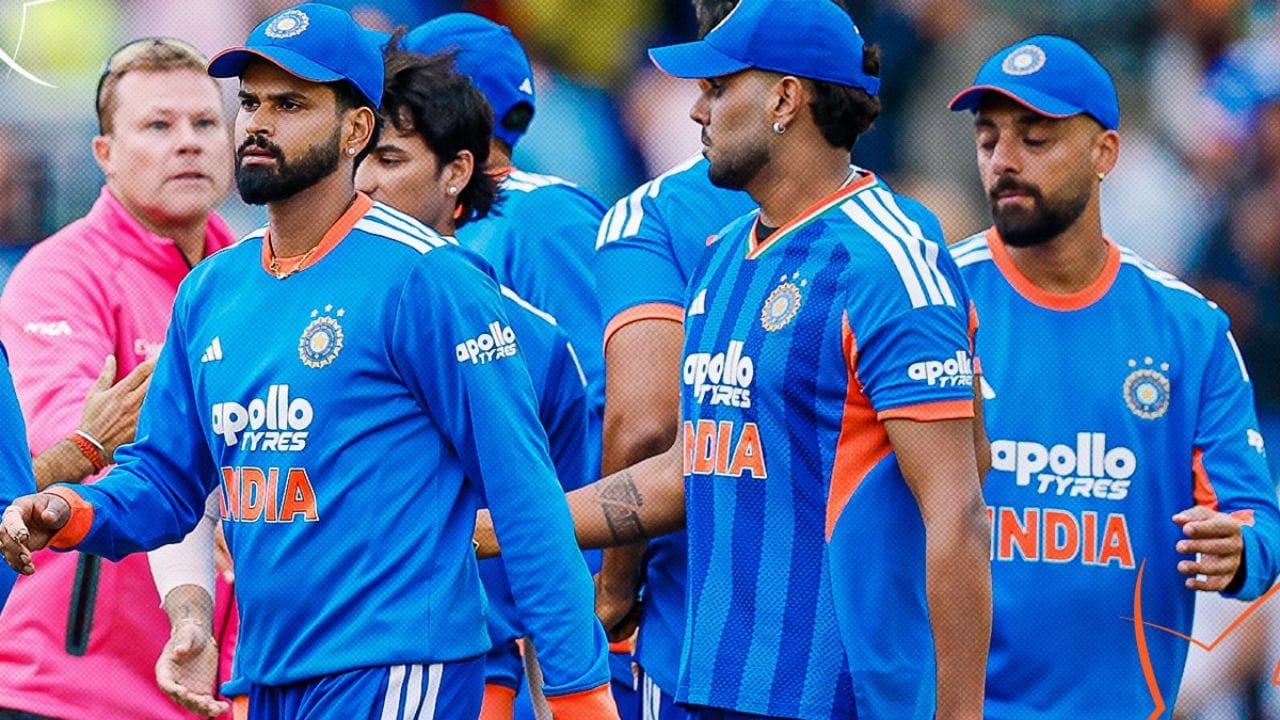 Shreyas Iyer First Indian Captain to Lose T20I Series: టీమిండియా సరికొత్త టీ20 శకం ఊహించని రీతిలో పరాజయాల బాట పట్టింది. ఇంగ్లండ్‌తో జరిగిన నాలుగో టీ20 మ్యాచ్‌లోనూ భారత్ ఘోర ఓటమిని చవిచూసింది. దీంతో ఐదు మ్యాచ్‌ల సిరీస్‌ను మరో మ్యాచ్ మిగిలి ఉండగానే 0-3తో ఆతిథ్య జట్టుకు సమర్పించుకుంది. ఈ పరాజయంతో సరికొత్త సారథి శ్రేయస్ అయ్యర్ ఖాతాలో ఒక అవాంఛిత రికార్డు చేరింది.