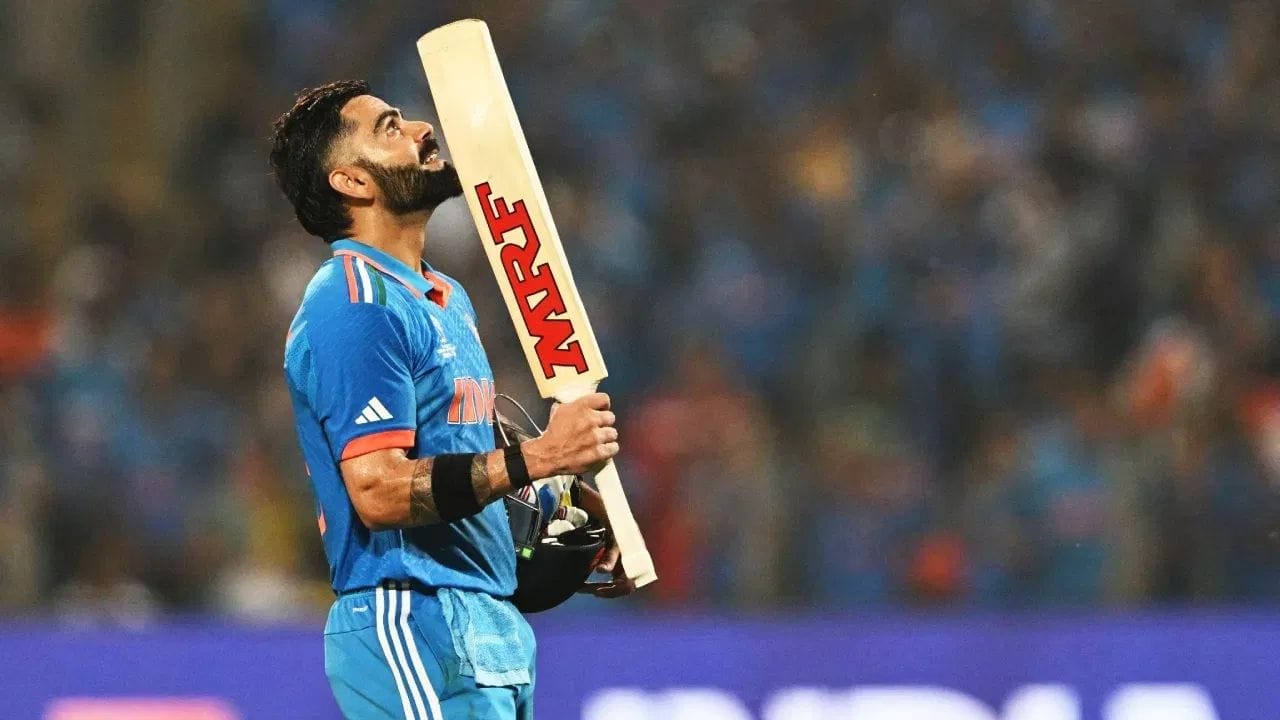 ఇప్పుడు విరాట్ కోహ్లీ ఈ రికార్డును బద్దలు కొట్టాడు. కింగ్ కోహ్లీ 300 వన్డే ఇన్నింగ్స్లలో మొత్తం 14,802 పరుగులు సాధించాడు. దీంతో, అతను వన్డే క్రికెట్ చరిత్రలో 300 ఇన్నింగ్స్లలో అత్యధిక పరుగులు చేసిన బ్యాట్స్మన్గా నిలిచాడు.