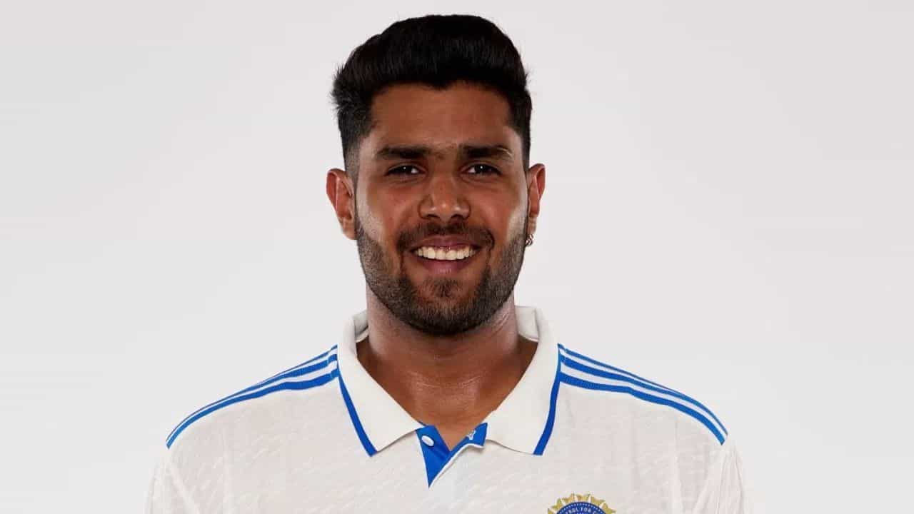 హర్షిత్ రాణా: ఇంగ్లాండ్ పర్యటనలో తీవ్రమైన కండరాల గాయానికి గురైన టీమ్ ఇండియా పేసర్ హర్షిత్ రాణా, శ్రీలంకతో జరిగే మొత్తం టెస్ట్ సిరీస్‌కు దూరమయ్యాడు. అతని స్థానంలో మరో పేసర్‌కు అవకాశం లభించే అవకాశం ఉంది.