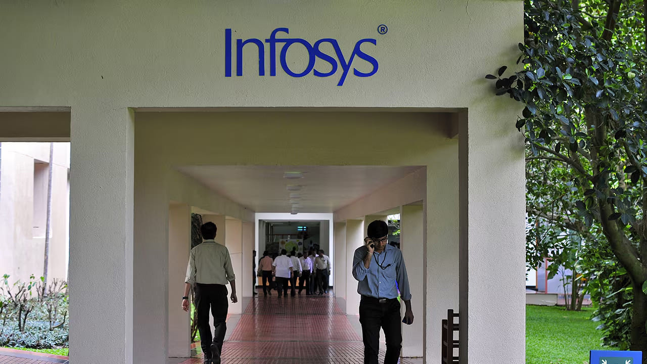 ఫ్రెషర్స్కు Infosys భారీ గుడ్న్యూస్.. ఒకేసారి డబుల్ ధమాకా!