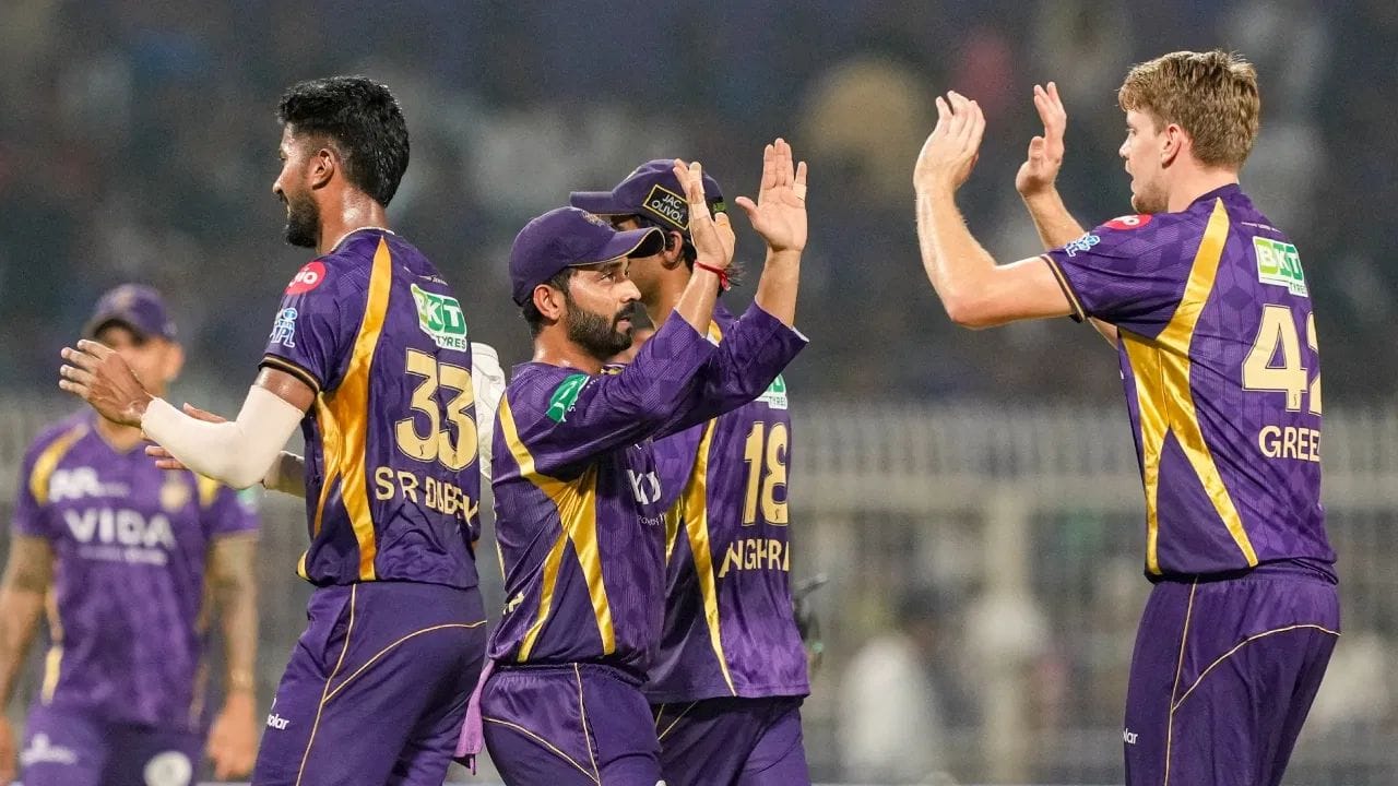 మూడవ స్థానంలో ఉన్న KKR, 2025లో 227.0 మిలియన్ల బ్రాండ్ విలువను కలిగి ఉంది. కానీ 2026 IPL తర్వాత, KKR జట్టు బ్రాండ్ విలువ 7.9% పెరిగి 245.0 మిలియన్లకు చేరుకుంది. 2024లో ఛాంపియన్గా నిలవడం ద్వారా KKR తన బ్రాండ్ విలువను మరింత పెంచుకుంది.
