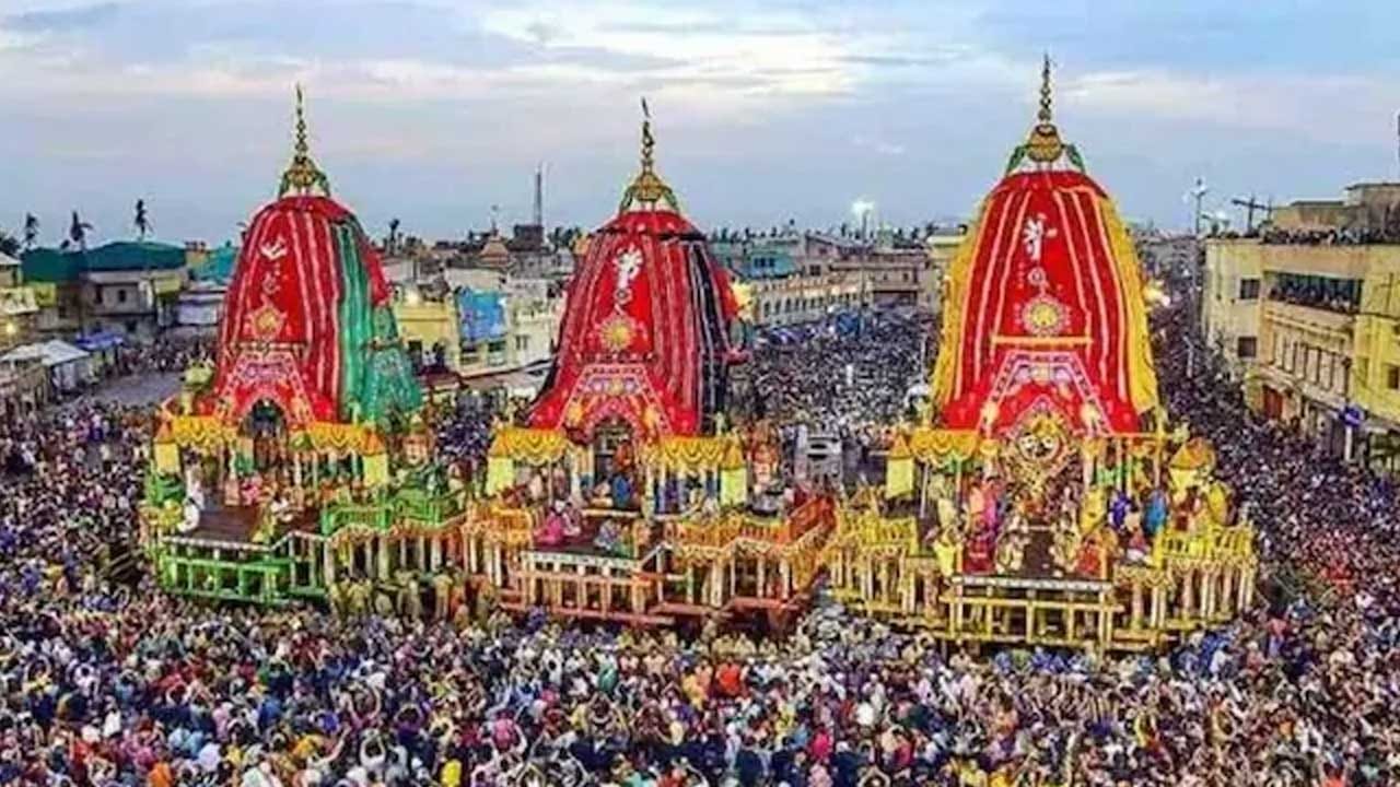 ఇస్కాన్ పాకిస్తాన్ , పాకిస్తాన్ న్యూ వైకుంఠ ధామ్ భక్త సమాజ్ వంటి సమూహాలతో సహా హిందూ సమాజం ఈ పండుగను నిర్మిస్తుంది. భక్తులందరూ ఈ వేడుకలో పాల్గొని, అలంకరించిన రథాలను లాగుతూ, భక్తి గీతాలు ఆలపిస్తుంటారు. అంతే కాకుండా ఈ  పండుగ సమయంలో కట్టుదిట్టమైన భద్రత ఉంటుంది. పాకిస్తాన్‌లోని హిందూ మైనారిటీ ప్రజలకు ఈ పండుగ ప్రత్యేక ప్రాముఖ్యతను కలిగి ఉంది, ఎందుకంటే ఇది వారి సంప్రదాయాలను బహిరంగంగా జరుపుకోవడానికి, సామాజిక బంధాలను బలోపేతం చేయడానికి ఒక అవకాశాన్ని అందిస్తుంది. 