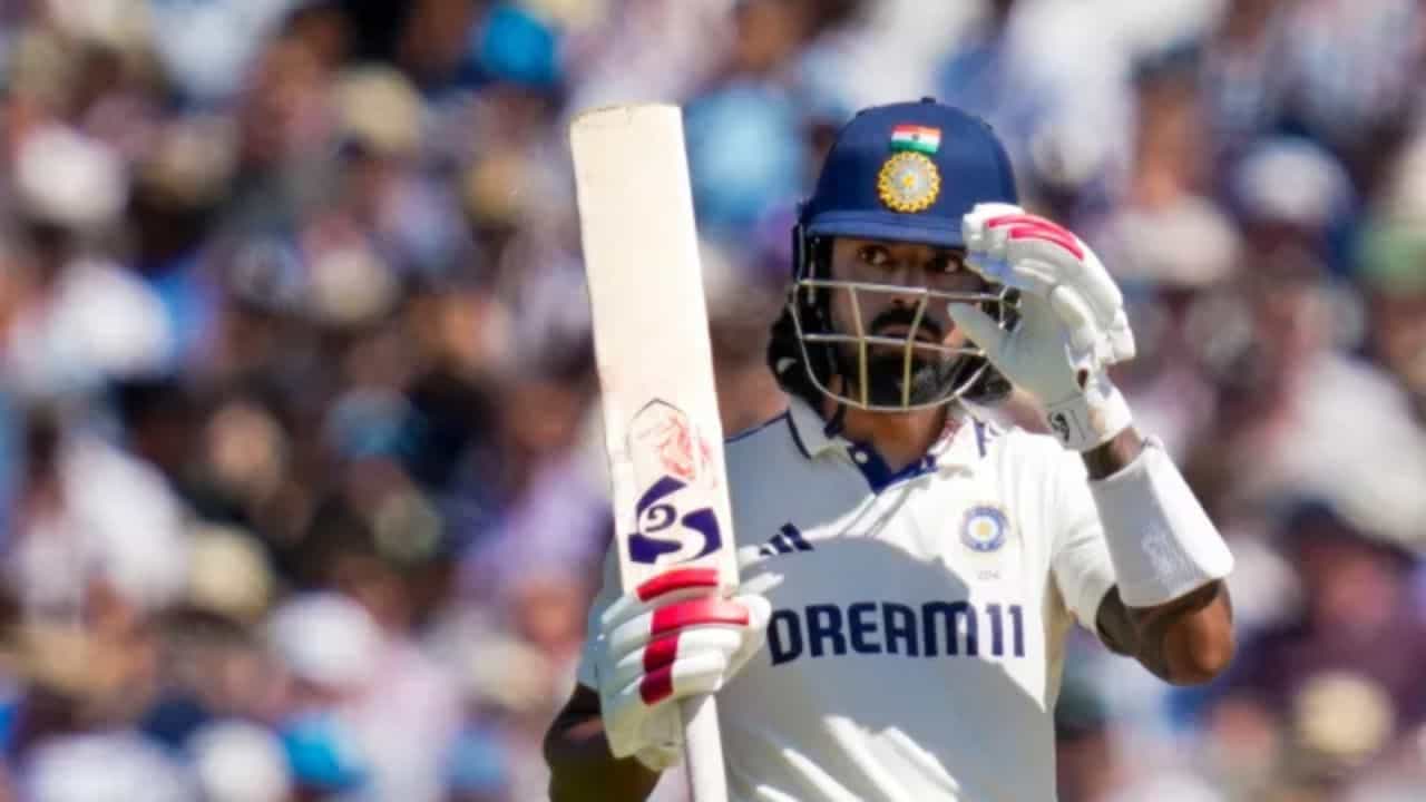 ప్రస్తుతం రాహుల్ అన్ని ఫార్మాట్లలో కలిపి 9,830 పరుగులు చేశాడు. మరో 170 పరుగులు చేస్తే 10 వేల పరుగుల క్లబ్లో చేరుతాడు. ఇందులో విశేషం ఏంటంటే, రాహుల్ తన కెరీర్లో ఇప్పటివరకు ఒక్క ఓవర్ కూడా బౌలింగ్ చేయలేదు.