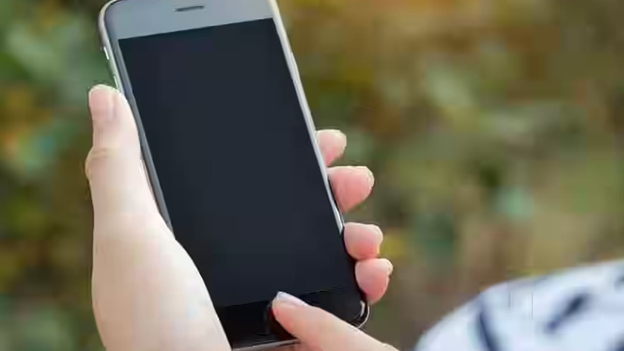 Recharge Prices: భారీగా పెరగనున్న మొబైల్ రీఛార్జ్ ధరలు.. ఒకేసారి ఎంతంటే..?
