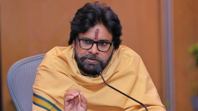 ముంబైకి పవన్ కల్యాణ్.. భుజానికి సర్జరీ చేయించుకోనున్న జనసేనాని..