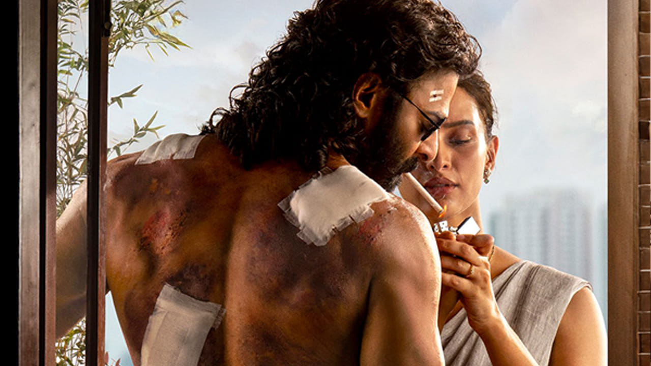 పాన్ ఇండియా రెబల్ స్టార్ ప్రభాస్, సంచలన దర్శకుడు సందీప్ రెడ్డి వంగా కాంబినేషన్‌లో తెరకెక్కుతున్న అత్యంత ప్రతిష్టాత్మక యాక్షన్ డ్రామా 'స్పిరిట్' (Spirit). కాంబినేషన్ ప్రకటన నుంచే ఈ సినిమాపై సినీ ప్రియుల్లోనూ, అభిమానుల్లోనూ అపారమైన అంచనాలు నెలకొన్నాయి. తాజాగా ఈ ప్రాజెక్ట్‌కి సంబంధించి ఫిల్మ్ నగర్ వర్గాల్లో ఒక ఆసక్తికరమైన వార్త చక్కర్లు కొడుతోంది. ఈ భారీ చిత్రంలో బాలీవుడ్ స్టార్ హీరోయిన్ కత్రినా కైఫ్ ఒక పవర్ ఫుల్ పాత్రలో కనిపించబోతున్నట్లు ప్రచారం సాగుతోంది. అయితే ఈ విషయంపై ఇప్పటివరకు ఎలాంటి అధికారిక ప్రకటన మాత్రం రాలేదు. 