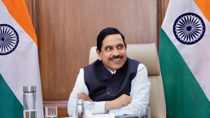 కేంద్ర విద్యాశాఖ మంత్రిగా ప్రహ్లాద్ జోషి.. ముందున్న సవాళ్లు ఇవే..