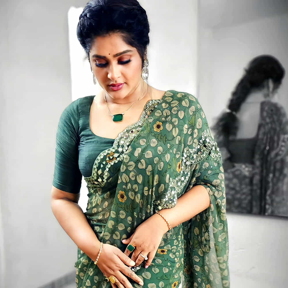 1997లో చిరంజీవి నటించిన మాస్టర్ సినిమాతో తెలుగు తెరకు పరిచయమైంది.ఆ తర్వాత ఎన్నో సినిమాల్లో కీలకపాత్రలు పోషించింది. 2021లో తెలుగు బిగ్ బాస్ సీజన్ 5లో పాల్గొంది. ఆ షో ద్వారా ప్రేక్షకులకు మరింత దగ్గరయ్యింది. తన అందం, ఆటతో అభిమానులను అలరించింది. ఇక శక్తి సీరియల్ ద్వారా బుల్లితెరపైకి ఎంట్రీ ఇచ్చింది. అలాగే ఎన్నో సీరియల్స్ చేసింది. ఇప్పటివరకు ప్రియా దాదాపు 100కు పైగా సినిమాల్లో నటించింది.