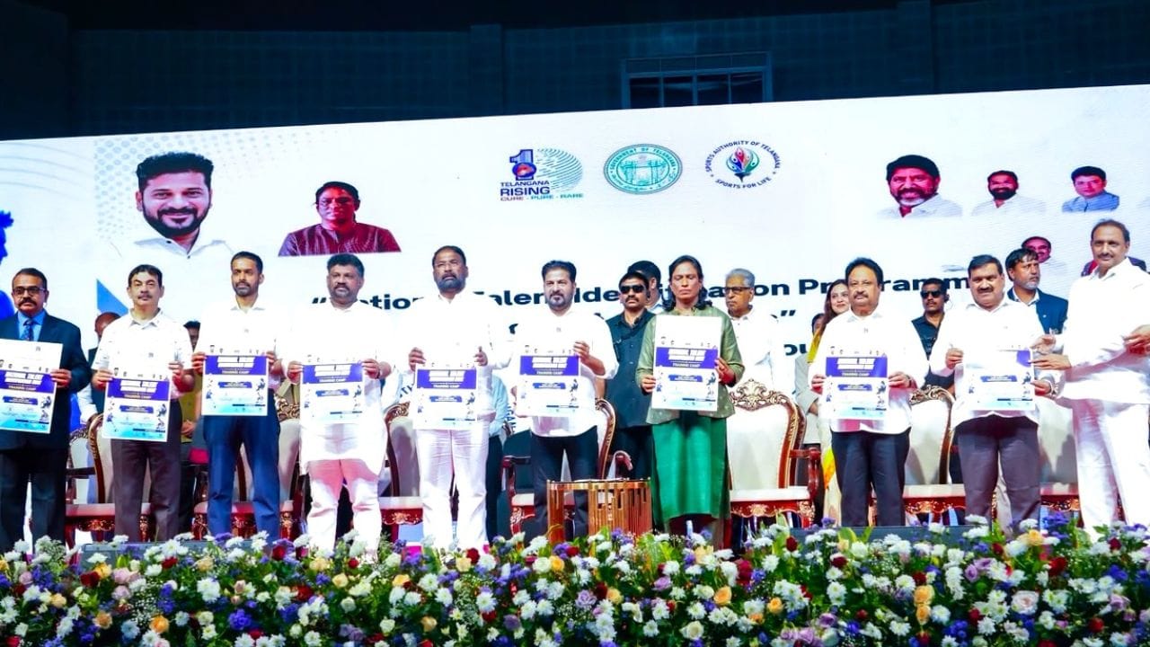 PT Usha: పెద్ద కలలు కనండి.. కష్టపడండి.. కానీ అస్సలు వెనక్కి తగ్గకండి.. యువతకు పి.టి. ఉష పిలుపు