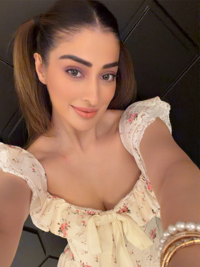 స్టార్ క్రికెటర్ రిలేషన్‌షిప్‌పై రాయ్ లక్ష్మీ సంచలన వ్యాఖ్యలు