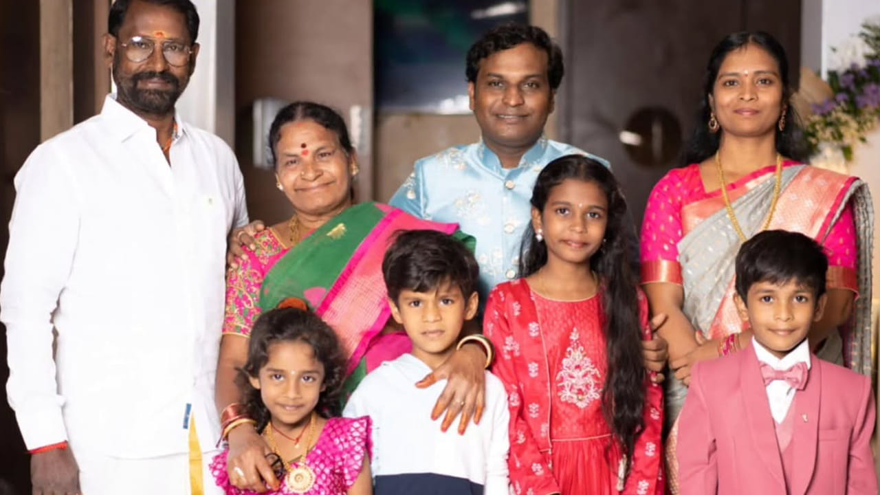 అలా తాజాగా తన భార్యను పుట్టినరోజును పురస్కరించుకుని ఇన్ స్టా గ్రామ్ లో ఒక ఎమోషనల్ పోస్ట్ పెట్టాడు రవి. తన సతీమణితో కలిసి గతంలో వివిధ సందర్భాల్లో దిగిన ఫొటోలను షేర్ చేసిన రవి ఒక ఎమోషనల్ నోట్ కూడా రాసుకొచ్చాడు.