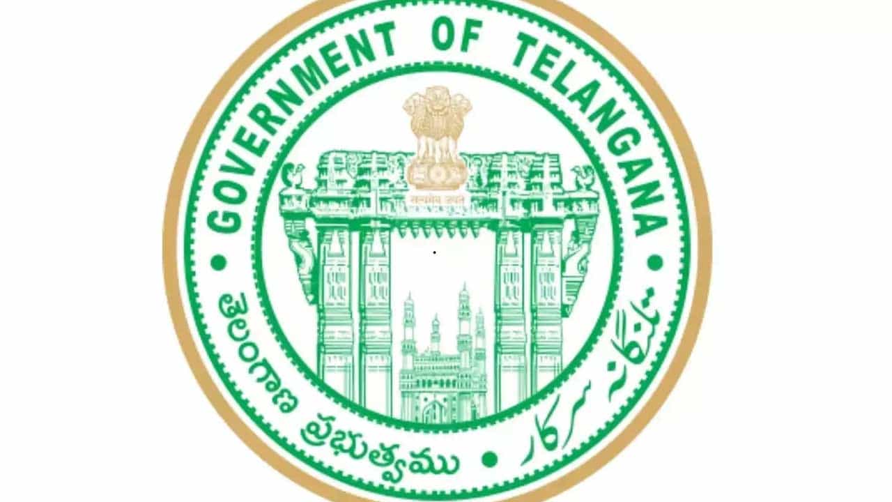 ఈ-కేవైసీ ద్వారా రేషన్ కార్డుల డేటాబేస్ను కూడా ప్రభుత్వం శుద్ధి చేయనుంది. మరణించిన వ్యక్తులు, ఇతర ప్రాంతాలకు శాశ్వతంగా వెళ్లిపోయిన వారి పేర్లను జాబితా నుంచి తొలగించనున్నారు. బయోమెట్రిక్ సమస్యలు ఎదుర్కొంటున్న వారు ఆధార్ కేంద్రాల్లో వేలిముద్రలు లేదా ఐరిస్ వివరాలను అప్డేట్ చేయించుకోవాలని సూచించారు.