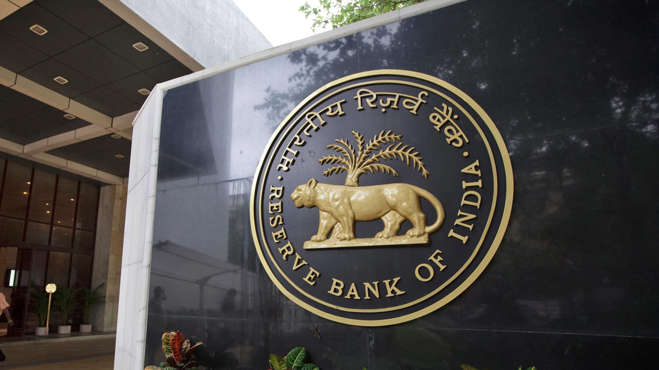 RBI: ఇక అలాంటి ఆటలేవి సాగవు.. జప్తు చేసిన ఇళ్లు, భూములపై ఆర్బీఐ కొత్త రూల్.. బ్యాంకర్లకు కీలక ఆదేశాలు..!